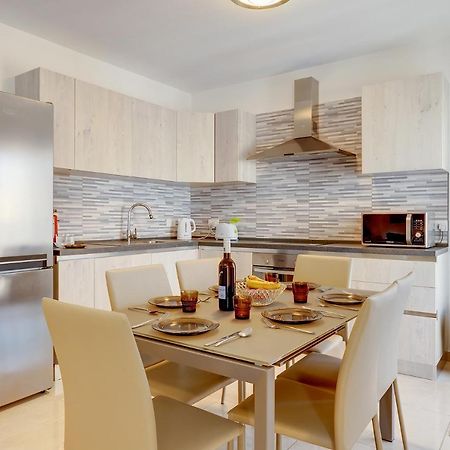 Stylish Bright And Airy Apart In Central Bugibba St. Paul's Bay Exterior foto