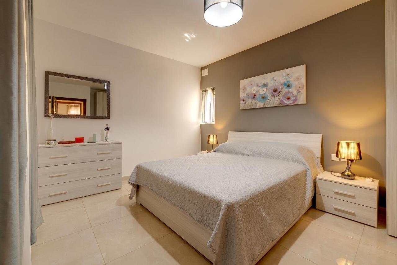 Stylish Bright And Airy Apart In Central Bugibba St. Paul's Bay Exterior foto