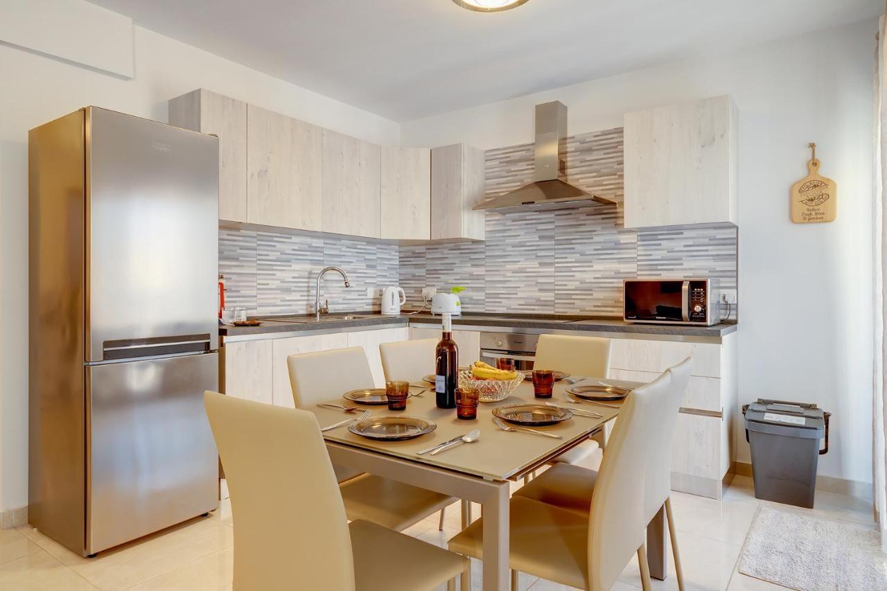 Stylish Bright And Airy Apart In Central Bugibba St. Paul's Bay Exterior foto