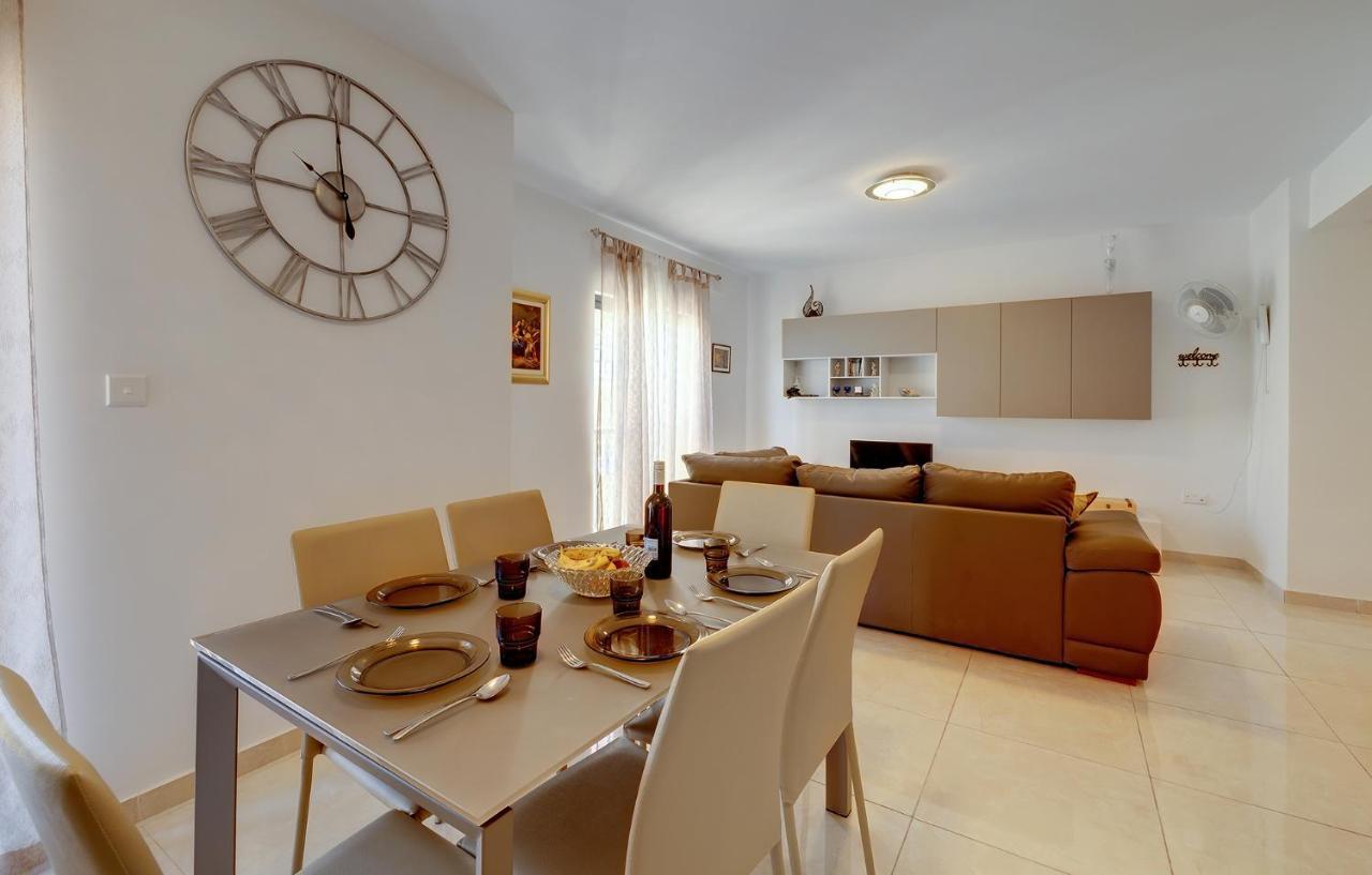 Stylish Bright And Airy Apart In Central Bugibba St. Paul's Bay Exterior foto